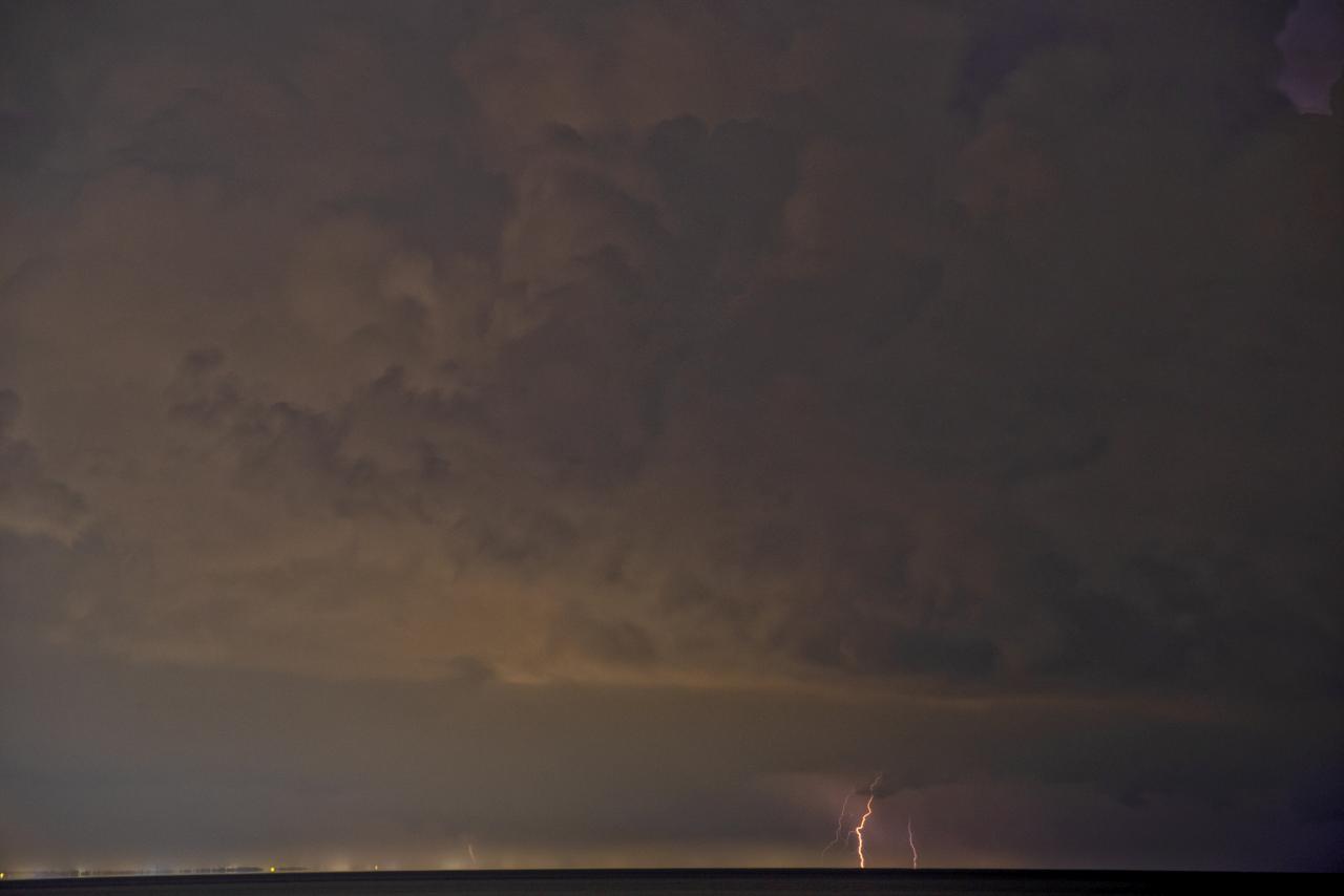 Quando il mare diventa un motore elettrico: cronaca di una tempesta estiva